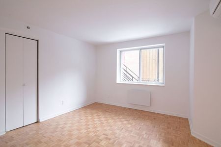 25 Avenue des Pins O, Montréal, QC - Photo 4
