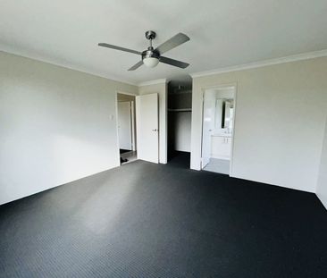 3 Bedroom 2 Bathroom Home in Eglington - Photo 2