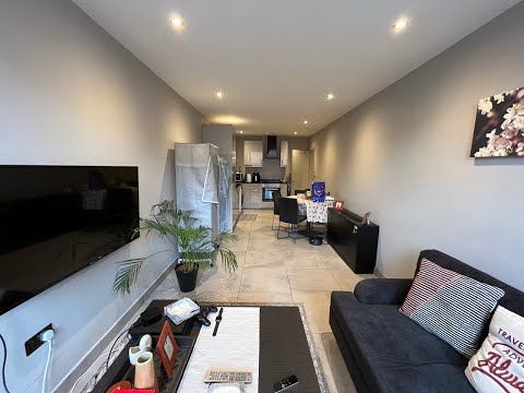 2 Bed Flat, Trafalgar House, LS1 - Photo 1