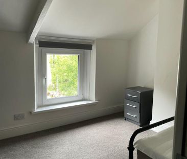 8 bedroom terraced house to rent - Photo 3