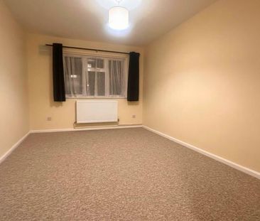 2 bedroom ground floor flat to rent - Photo 4