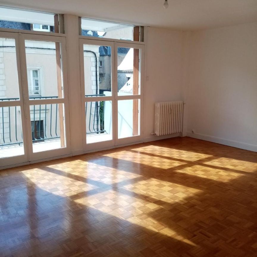 APPARTEMENT T3 - LAVAL - Photo 1