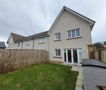 3 bedroom semi-detached house to rent - Photo 3