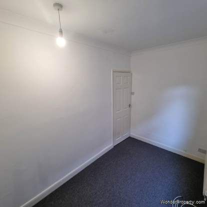 2 bedroom property to rent in Grimsby - Photo 2