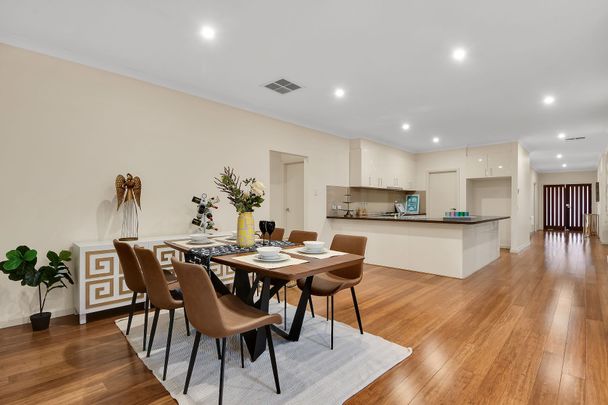 6 Eltham Parade, Manor Lakes. - Photo 1