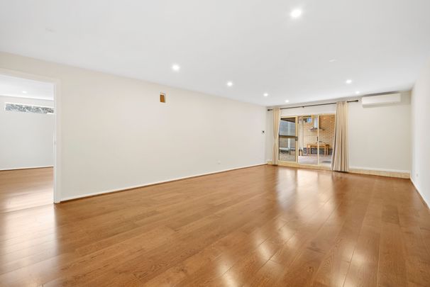 Polished perfection in coveted Glen Waverley locale - Photo 1