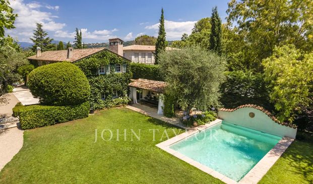 Maison à louer Mougins, Cote d'Azur, France8 500 EUR / Mois - Photo 1