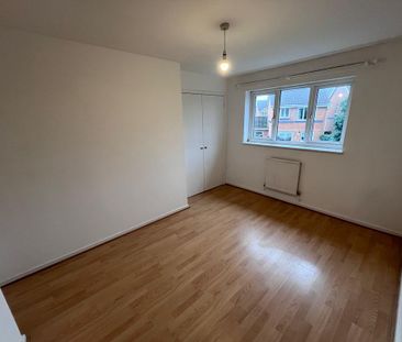 2 bedroom end of terrace house to rent - Photo 2
