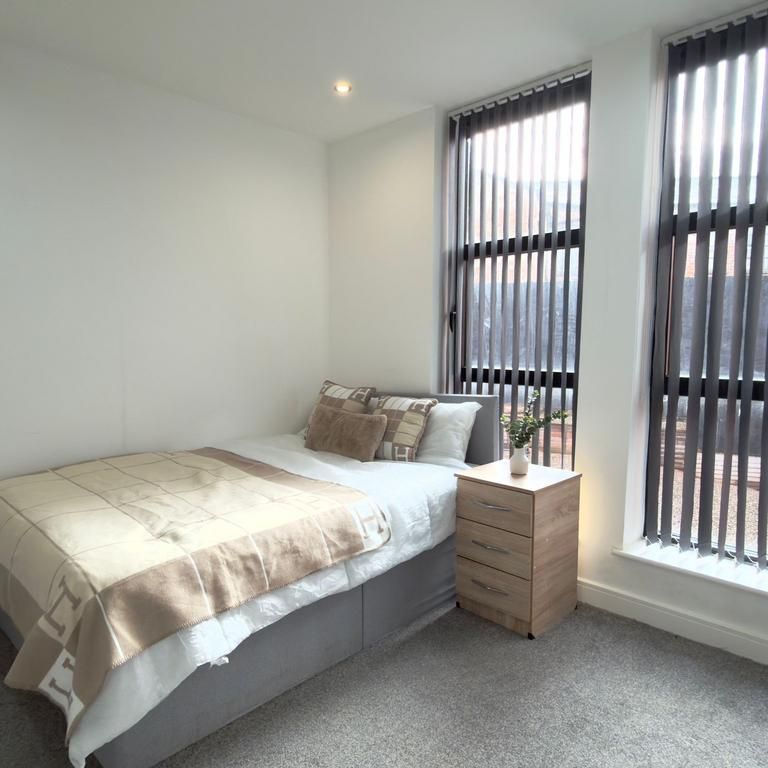 1 bedroom in a flat share to rent - Photo 1