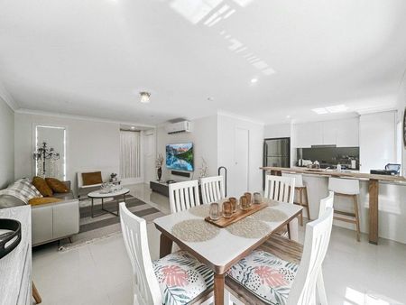 "Modern Living Awaits: Explore Your Dream Rental at 56/13 Angela Way, Pimpama!" - Photo 5