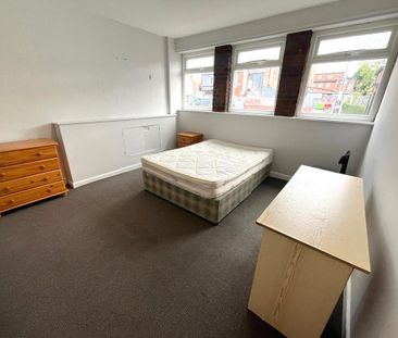 4 bedroom terraced house to rent - Photo 6