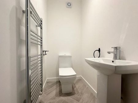 3 bedroom semi-detached house to rent - Photo 3