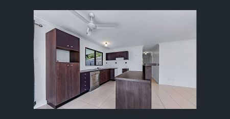 Easy-Care Family Home in Quiet Cannonvale Street - Photo 5