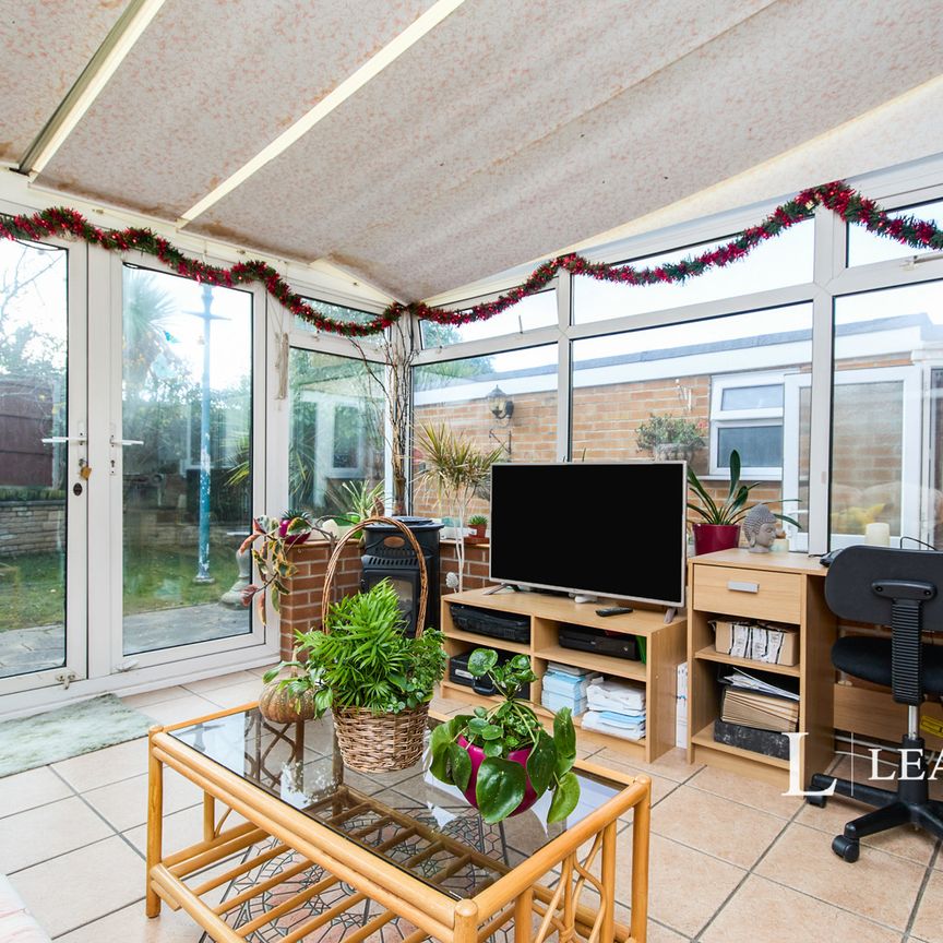 4 bedroom house to rent Gedling Road, Arnold, Nottingham, Nottinghamshire, NG5 - Photo 1