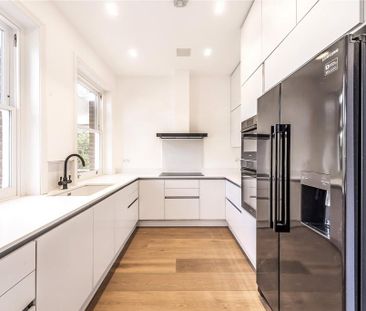 4 bedroom end of terrace house to rent - Photo 3