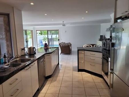 Mooloolaba - Photo 2