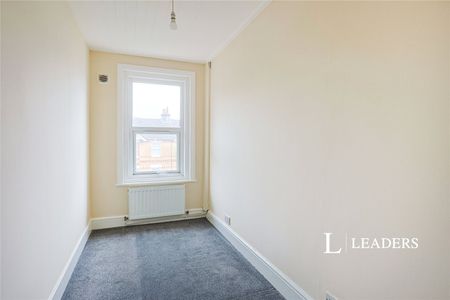 2 bedroom apartment to rent Gorleston Road, BH12 - Photo 5