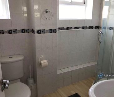 2 bedroom maisonette to rent - Photo 5