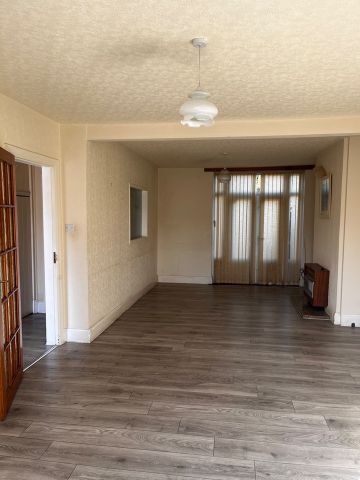 3 Bed Terraced House, Allesley Old Road, CV5 - Photo 3