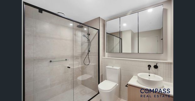 TAKE A STEP INTO LUXURY! - Photo 1