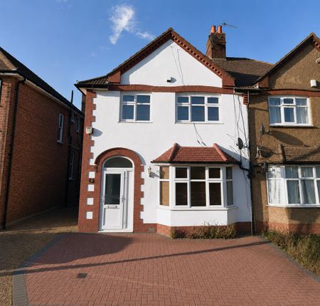 Victoria Road, Ruislip HA6, London - Photo 5