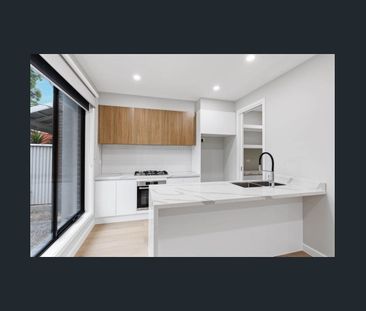 Modern and stylish townhouse - Photo 2