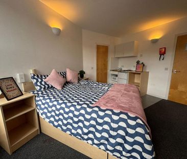 Studio to rent - Photo 3