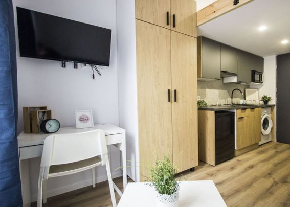 Tania kawalerka w ścisłym centrum Katowic 16 m² - Zdjęcie 1