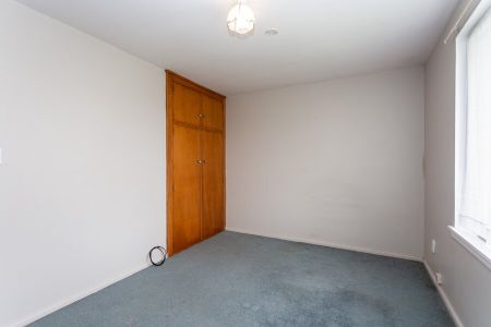 Sunny Unit – Close to Amenities - Photo 2