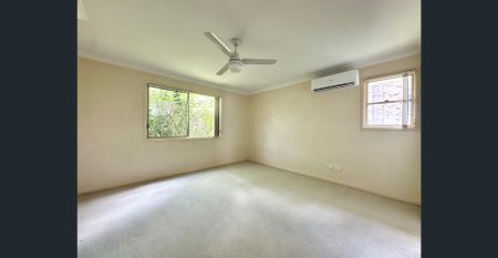 SPACIOUS TOWNHOUSE IN HEART OF MOOROOKA - Photo 5
