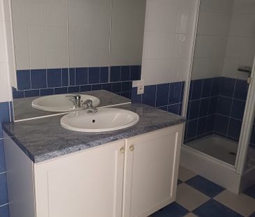 Location Appartement 3 pièces 74m² - Photo 4