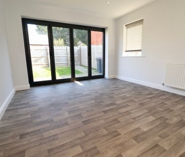 3 bedroom Semi-Detached House to let - Photo 1