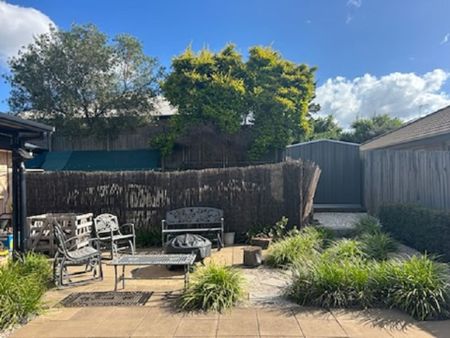 Spacious Family Home in Glenvale – 1 Justice Close - Photo 2