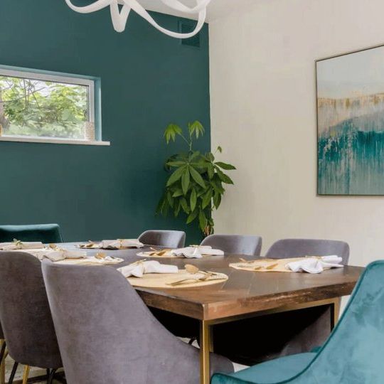 Room for rent in 5-bedroom house in Chapelizod, Dublin - Photo 1