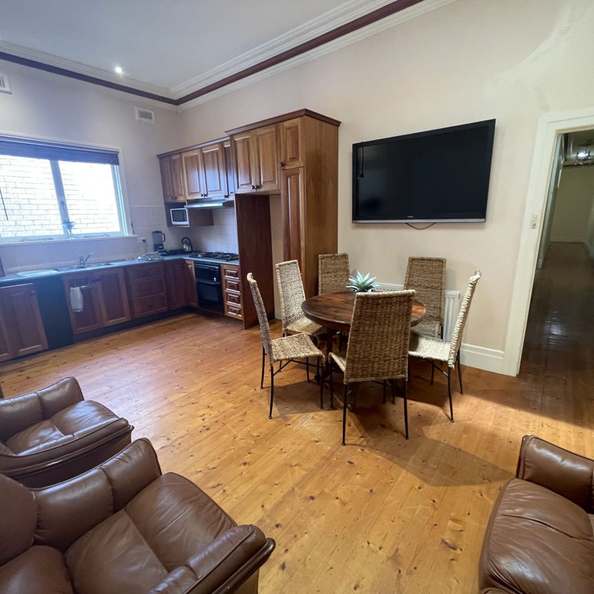 FANTASTIC FOUR BEDROOM HOUSE. - Photo 1