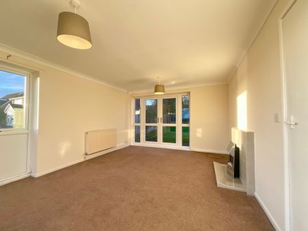 2 bedroom Detached Bungalow to let - Photo 2