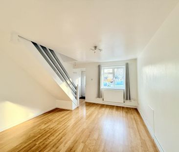 2 bedroom terraced house to rent - Photo 2