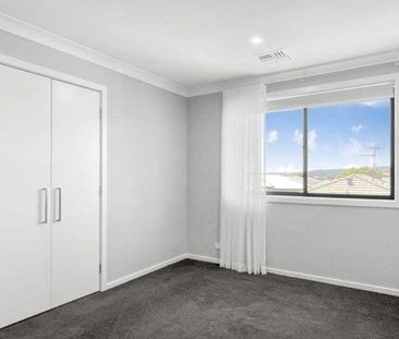 Spacious & Thoughtfully Designed 5 Bedroom Home - Photo 2