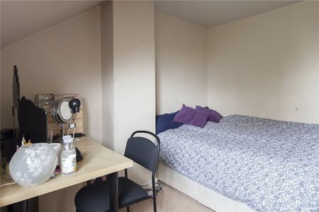 23 Park Avenue, Huddersfield, HD1 - Photo 2