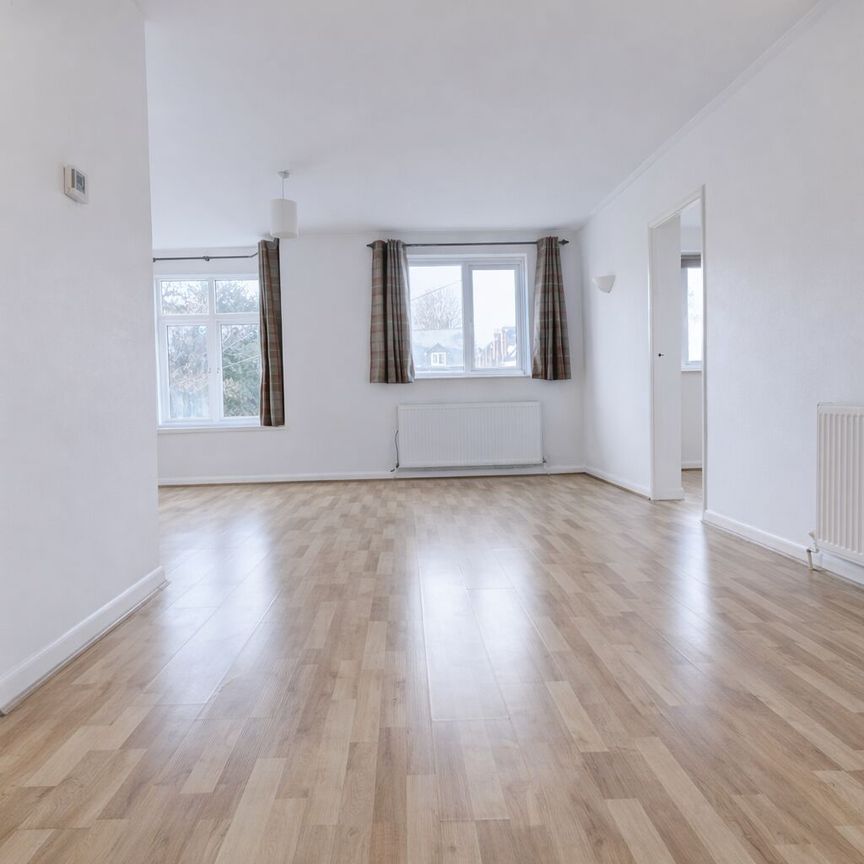 3 bedroom flat to rent - Photo 1