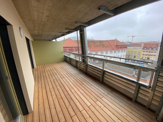 inkl. Tiefgaragenstellplatz | hochwertig ausgestattete Neubauwohnung | Balkon mit Schlossbergblick - Photo 1