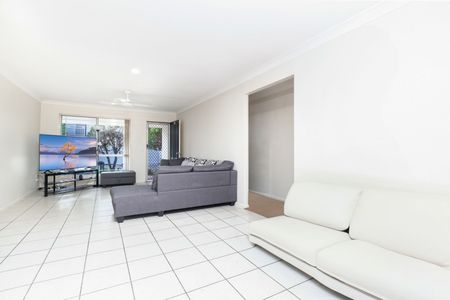 Lowset Villa in Central Calamvale - Photo 5