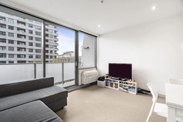 Gem in the Heart of West Melbourne - Photo 1