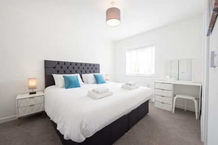 3 bedroom semi-detached house to rent - Photo 4