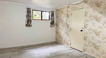 FANTASTIC THREE BEDROOM!! - Photo 4