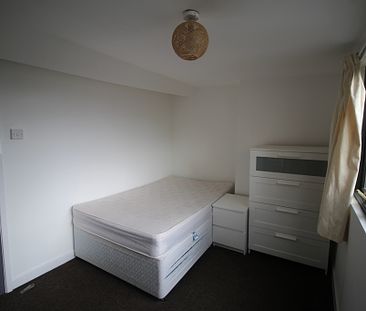 7 Bed Student Accommodation - Photo 1