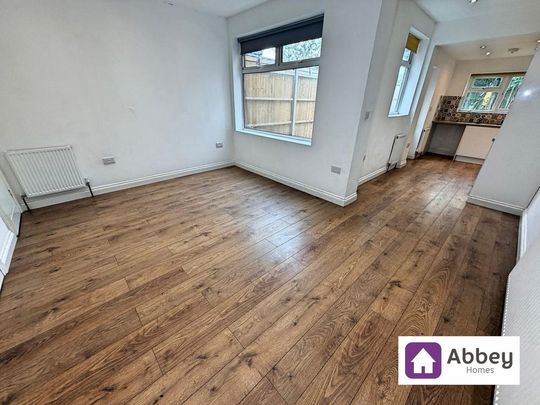 4 bedroom semi-detached house to rent - Photo 1