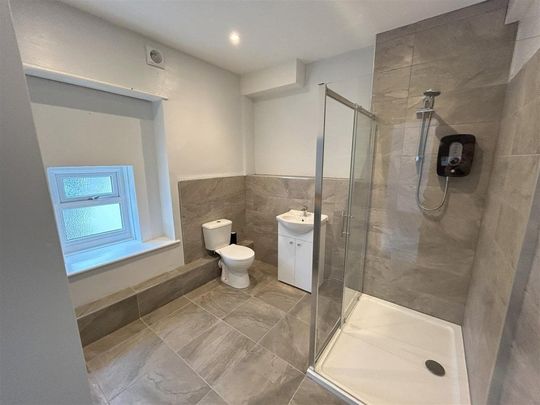 High Street, Honiton - Photo 1