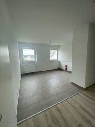 *** modernisierte 3 Zimmer Wohnung mit großem Balkon *** - Foto 1