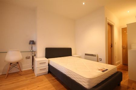 3 bedroom apartment to rent - Photo 5